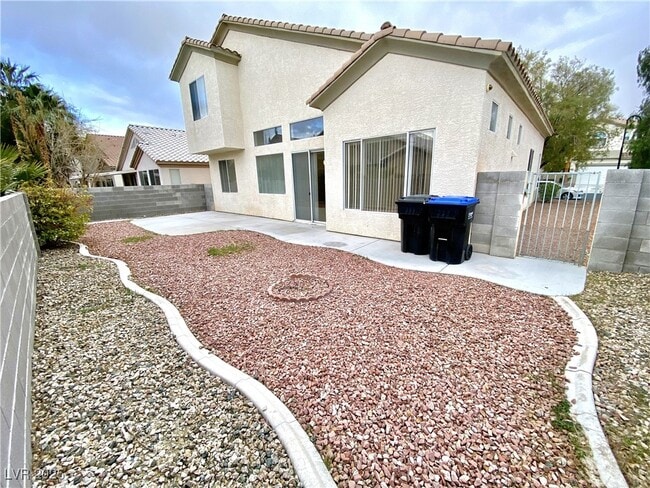 Photo - 290 Tayman Park Ave