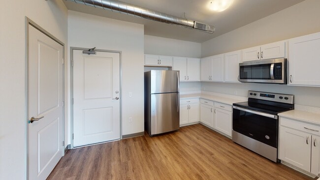 Photo - 1520 NW Irvinedale Dr