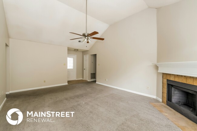 Photo - 7816 Lake Cross Dr E