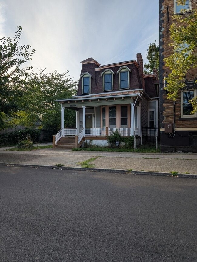 Building Photo - 244 Virginia St Rental