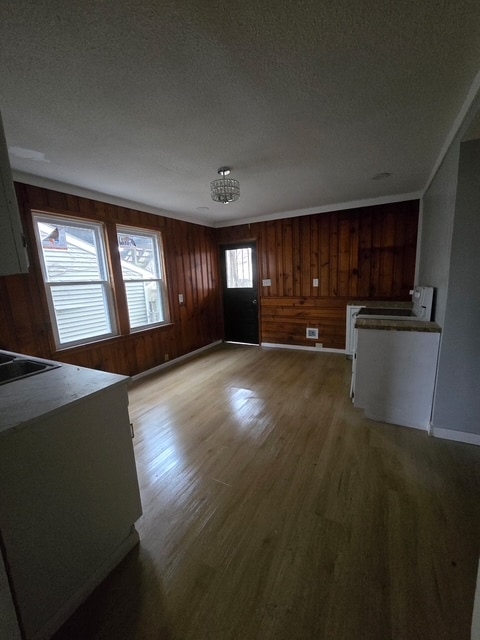 Photo - 1600 E 49th St