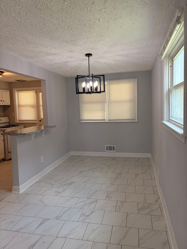 Photo - 7713 Hillsway Ave