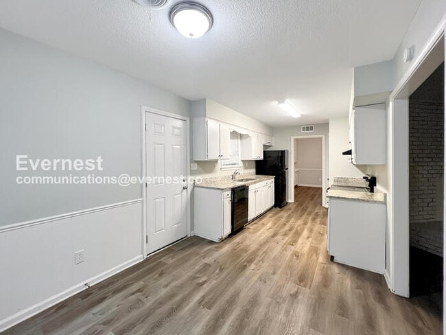 Photo - 3129 Domar St