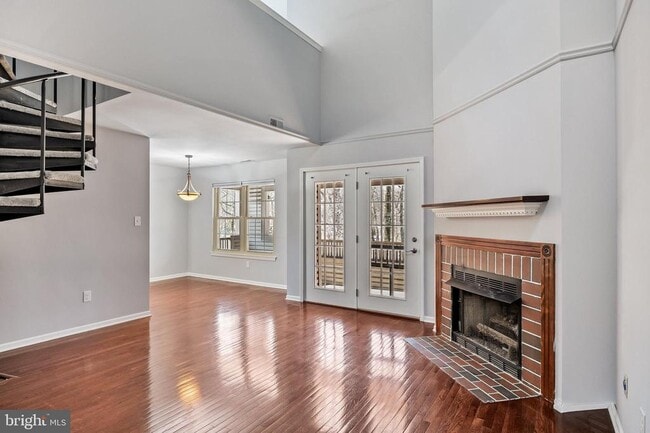 Photo - 321 Tavistock Rd