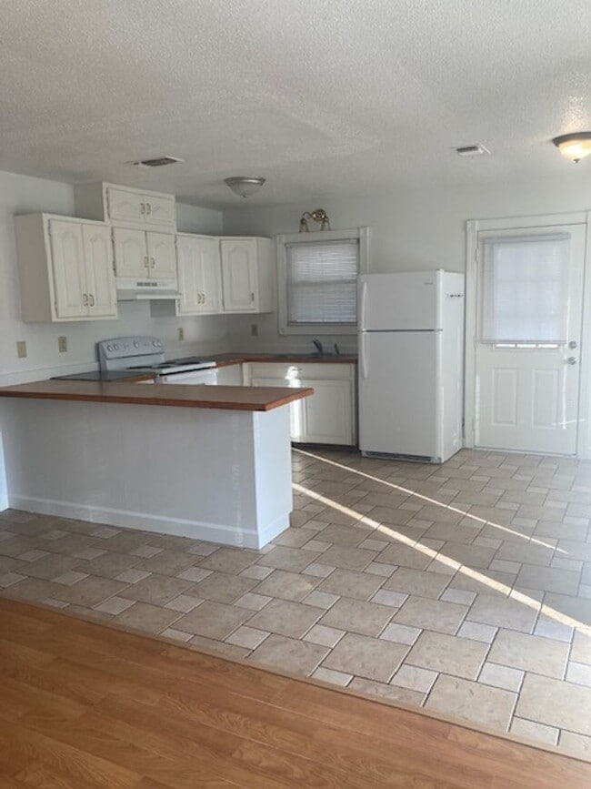 Photo - Gulfport 3 Bedroom