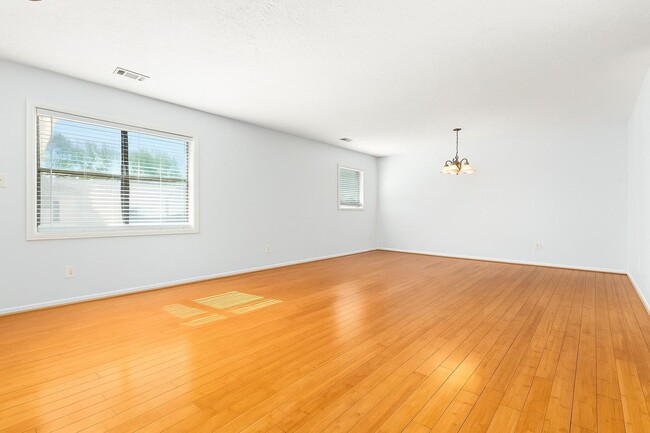 Photo - 449 N Donahue Dr