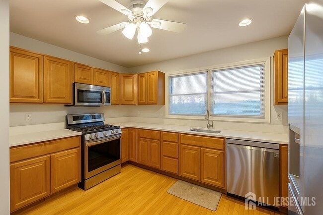 Building Photo - 268 NJ-36