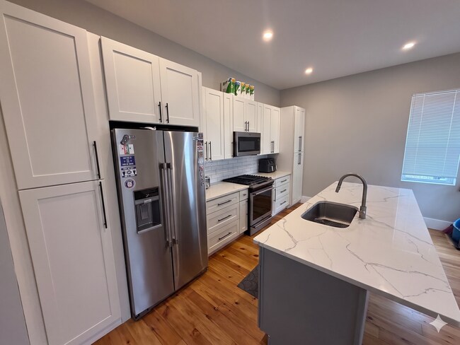 Photo - Modern Rental - Southside