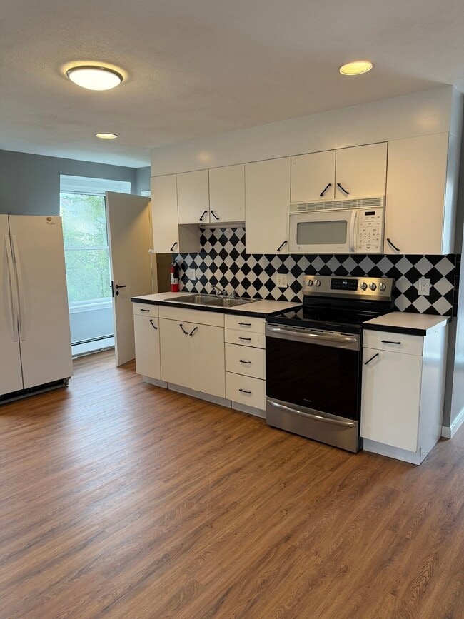 Building Photo - 5 Washington Square Unit 3