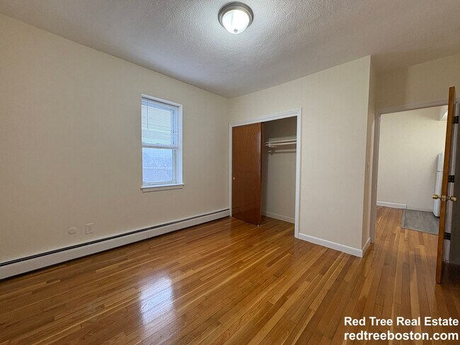 Photo - 164 N Beacon St Unidad 23