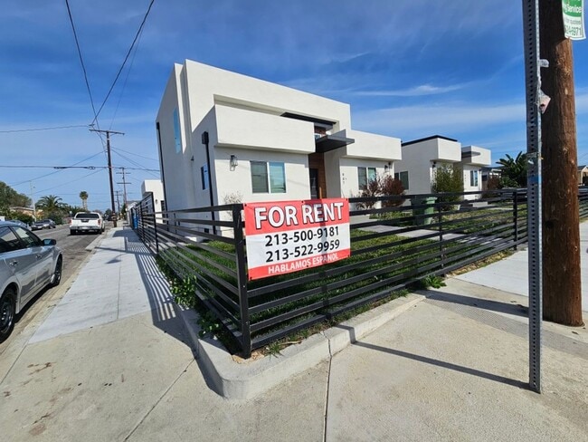 Photo - 947 W Magnolia St