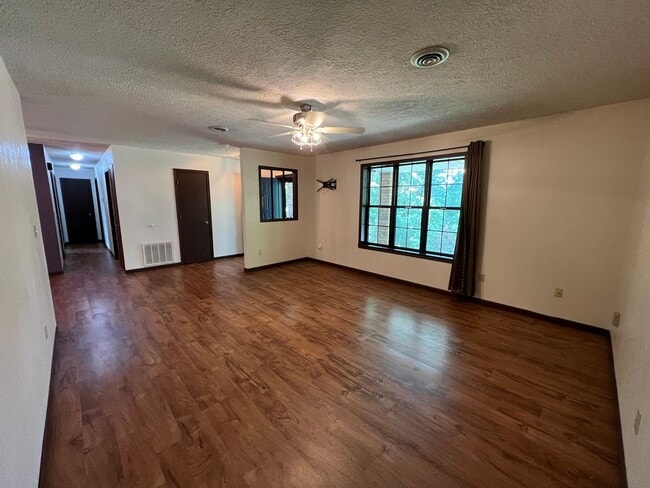 Photo - Single Family Home Close to FLW