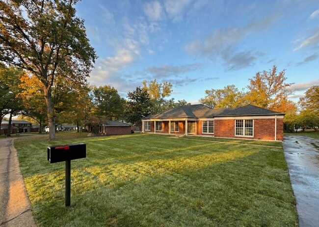 Vista de calle - 14060 Agusta Dr