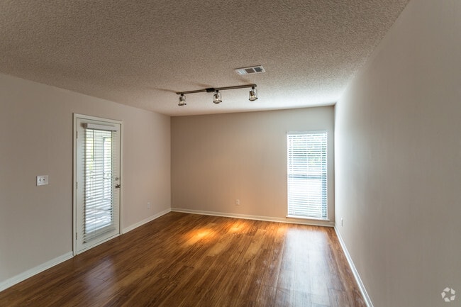 2BR, 2BA - Birch/ 1400 SF - Living Room - Hillmeade