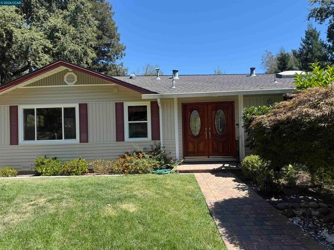 Photo - 1271 Summit Rd