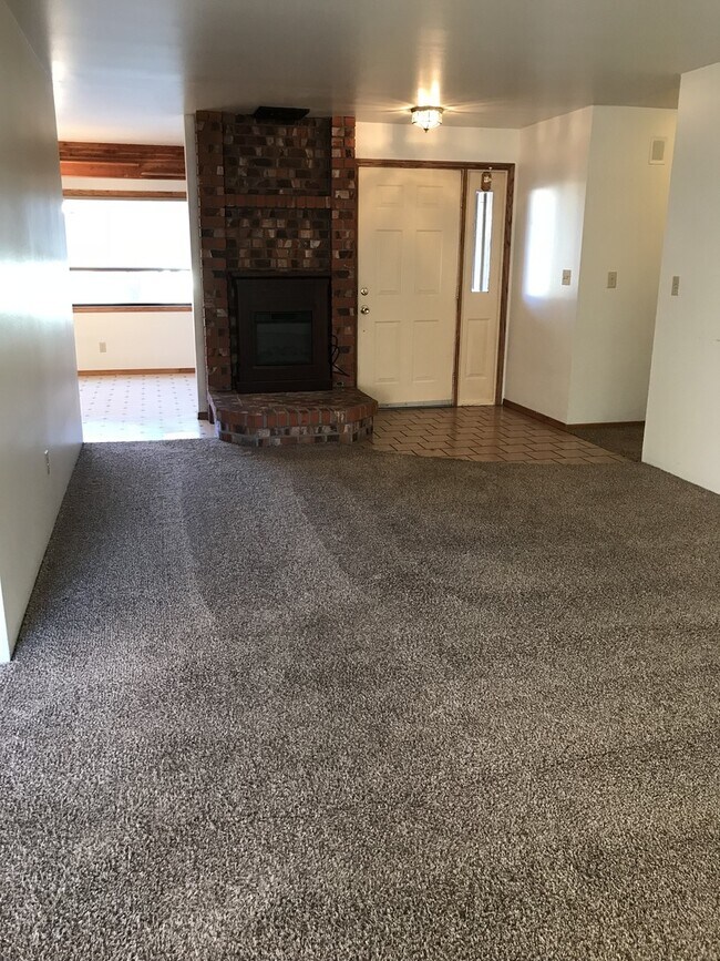 Photo - 205 Daley Dr