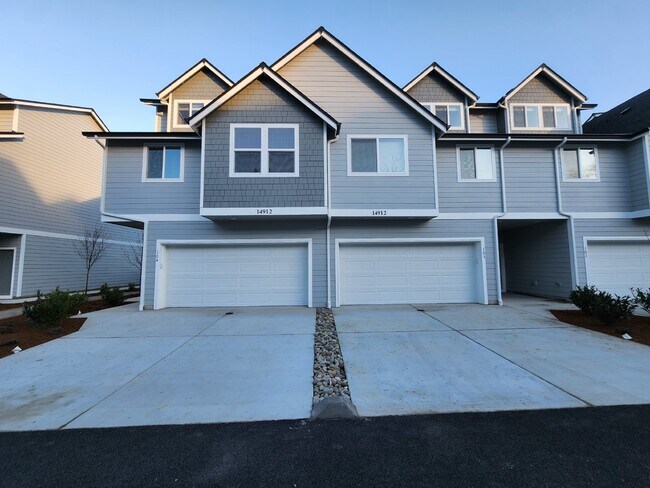 Beautiful 4 Bed Townhouse in Puyallup, WA ... - Beautiful 4 Bed Townhouse in Puyallup, WA ... Unit # 104