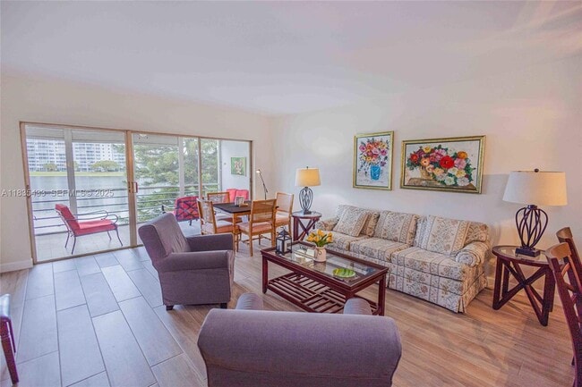 Photo - 2751 N Palm Aire Dr Unit 310