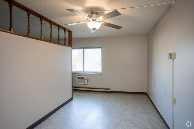 Studio, 1BA - 525 SF