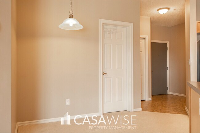 Photo - 226-226 Macewan Rd