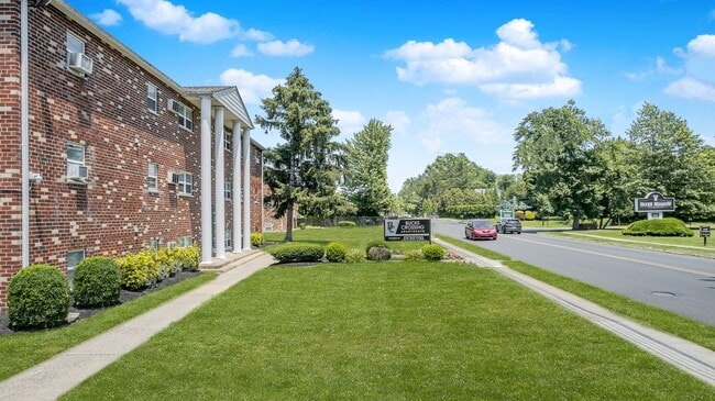 Photo - Bucks Crossings