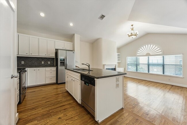 Photo - 9829 Riddlelink Ln