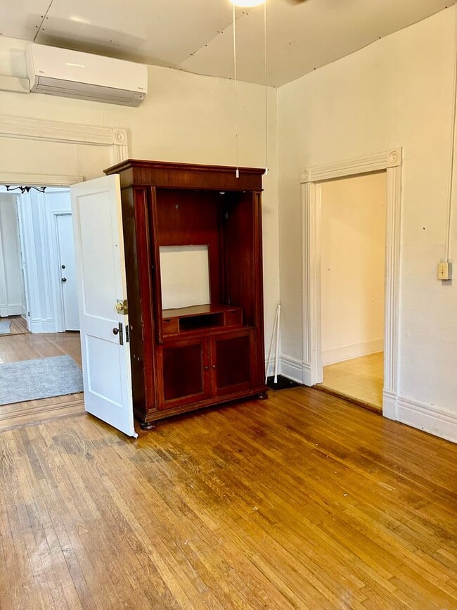 Building Photo - 1466 St James Ct Unit 1466 St. James Court #2