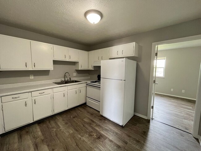 Building Photo - Stockton Apartments- Sylvia Community 1 Be... Unit Sylvia-19