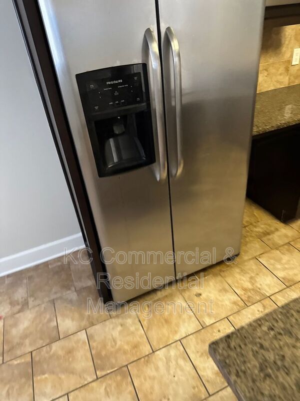 Photo - 530 W 10th St Unit #530