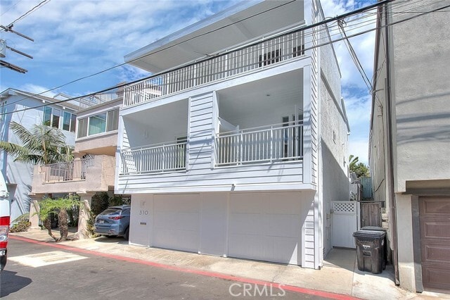 Building Photo - 310 Bayview Dr