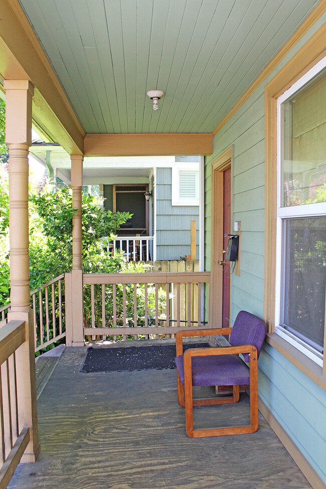 19 SE 30th Ave