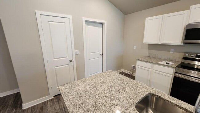 Photo - 13609 Sherman Ave