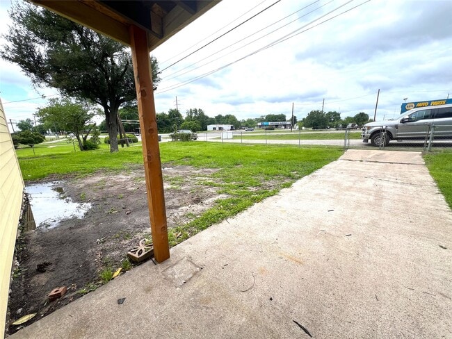 Photo - 377 State Hwy 75 N