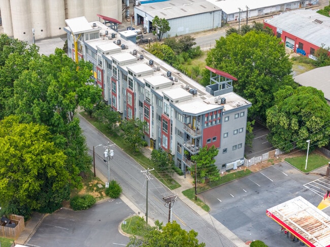 Photo - 514 W 10th St