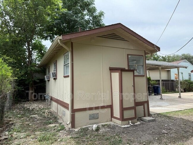 Photo - 1334 W Lullwood Ave Unit B