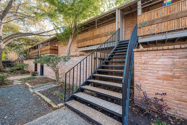 Building Photo - 3944 W Alabama St Unit 8 Rental