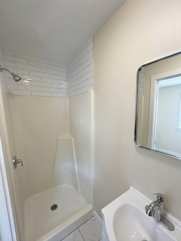 64 S Center St