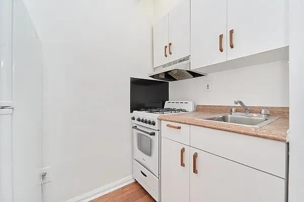 Building Photo - 317 W 29th St Rental