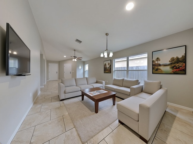 Photo - 430 Maple Pointe Dr