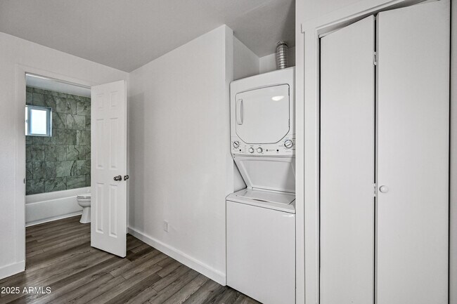 Photo - 1241 E McKinley St Unit 2