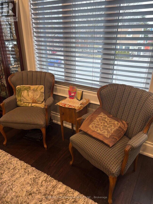 Photo - 533 Danforth Rd