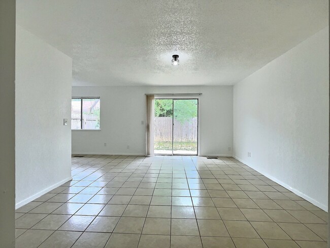 Photo - 1543 E 66th Plz