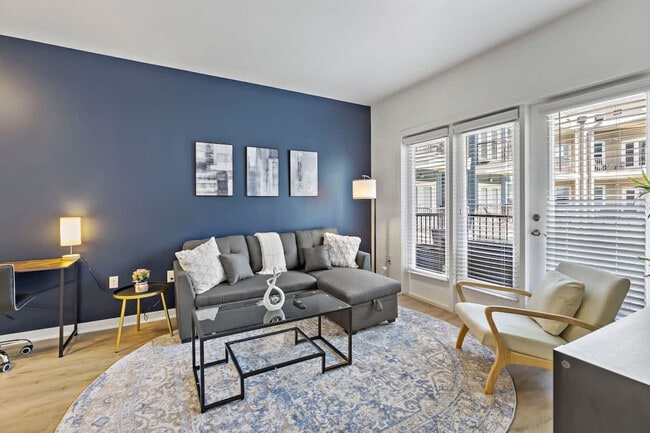Building Photo - 205 S Kings Dr Rental