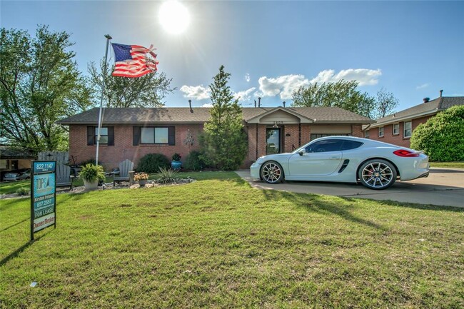 Photo - 1409 S Blvd House