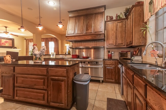 Photo - 4226 Meadowview Ln