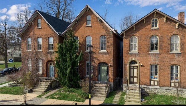 Building Photo - 153 Allen St Unit Upper Rear