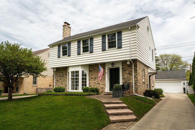 Photo - 6014 N Kent Ave