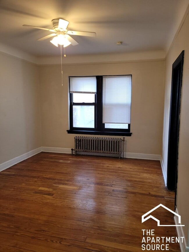 Photo - 948 W Cuyler Ave Unit 302
