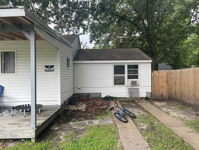 Photo - 2611 Omar St
