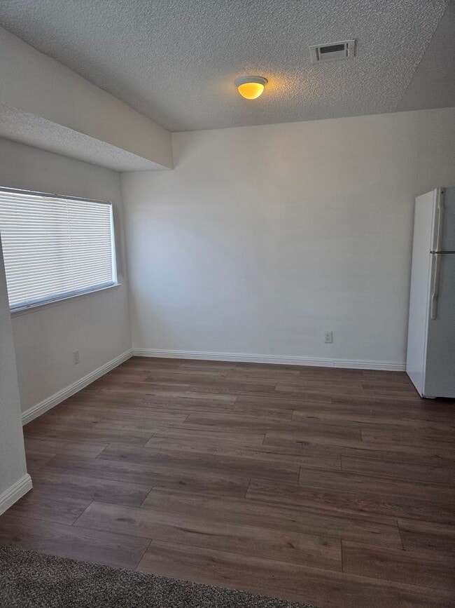 2341 Exeter Dr Unidad D